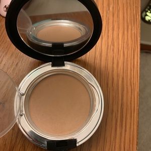 Younique Touch Mineral Pressed Powder Foundation